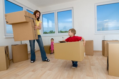 Local moving van helping customers in Forest Hill with access challenges
